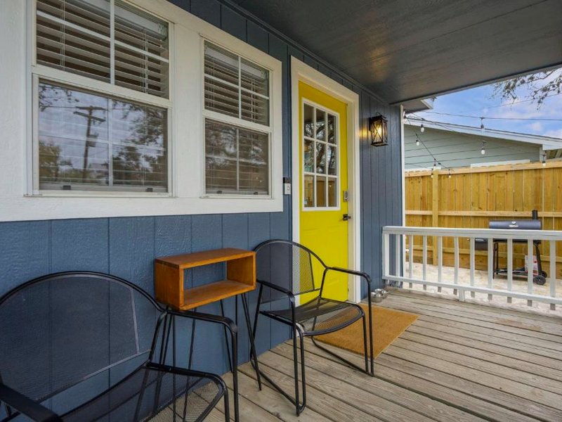 NEW! The Yellow Door- Downtown Wimberley w/ River Accessの写真