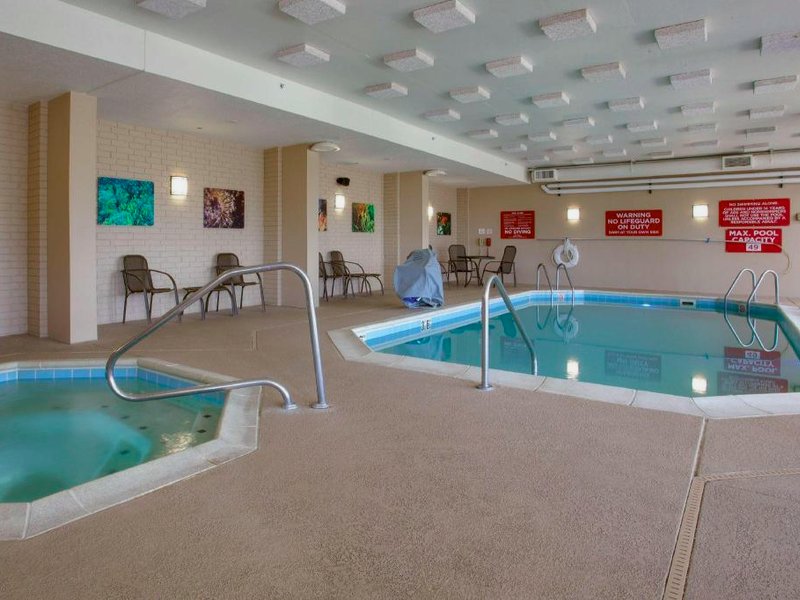 ドゥルーリー イン&スイーツ テレ ホート (Drury Inn & Suites Terre Haute)の写真