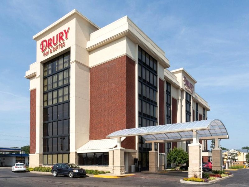 ドゥルーリー イン&スイーツ テレ ホート (Drury Inn & Suites Terre Haute)の写真