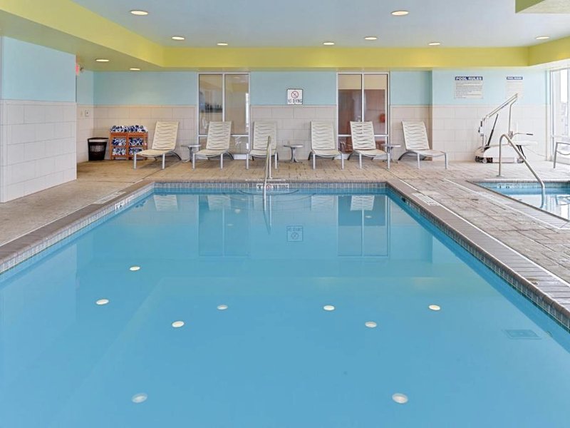 ホリデイ イン エクスプレス ホテル ＆ スイーツ テレ ホート バイ IHG (Holiday Inn Express Hotel & Suites Terre Haute By IHG)の写真