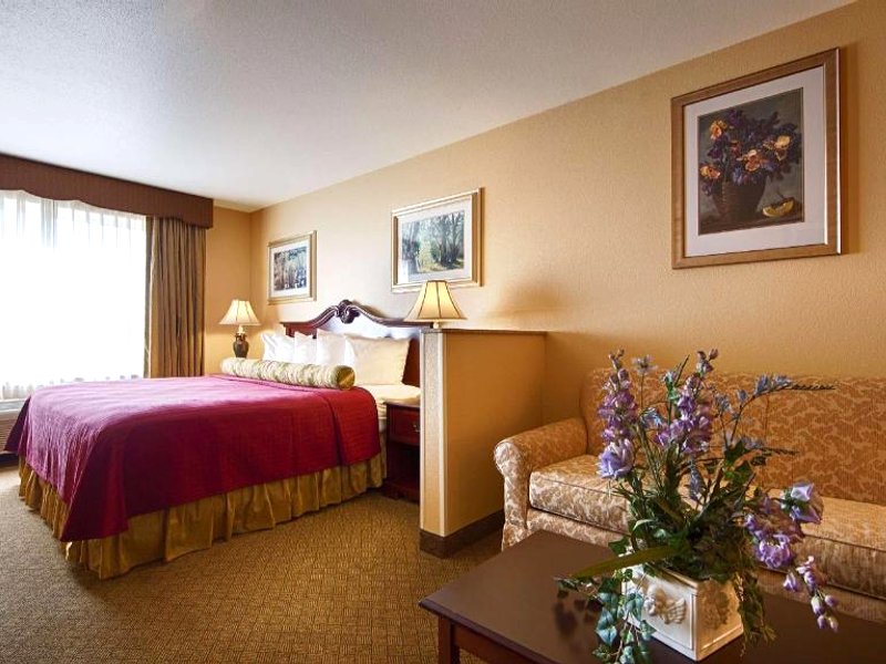 ベスト ウェスタン ペン オハイオ イン アンド スイーツ (Best Western Penn-Ohio Inn and Suites)の写真