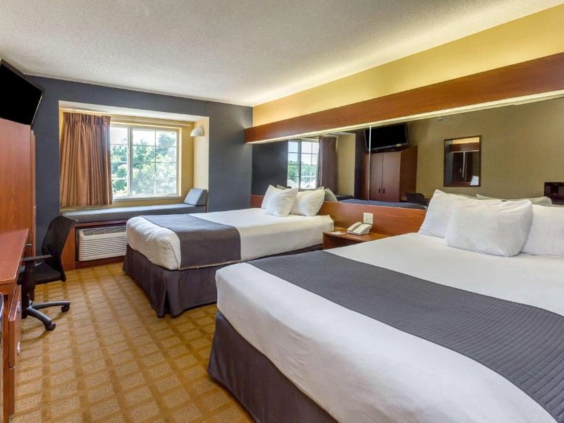 マイクロテル イン&スイーツ バイ ウィンダム ヒルズバラ (Microtel Inn & Suites by Wyndham Hillsborough)の写真