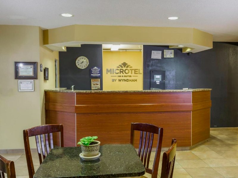 マイクロテル イン&スイーツ バイ ウィンダム ヒルズバラ (Microtel Inn & Suites by Wyndham Hillsborough)の写真