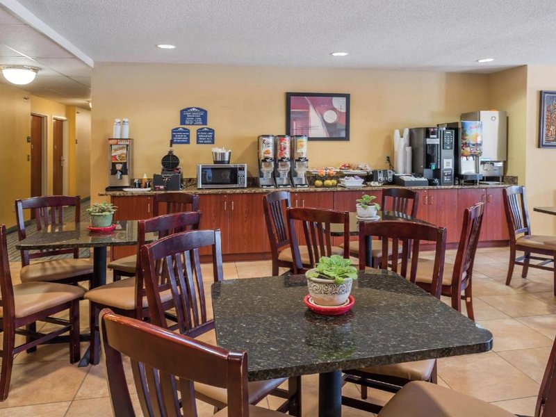 マイクロテル イン&スイーツ バイ ウィンダム ヒルズバラ (Microtel Inn & Suites by Wyndham Hillsborough)の写真