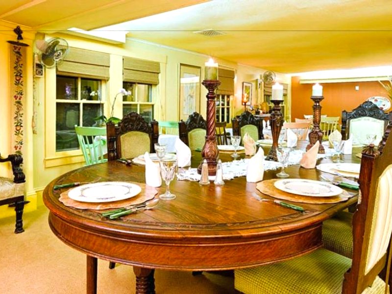 フォランスビー イン (Follansbee Inn)の写真
