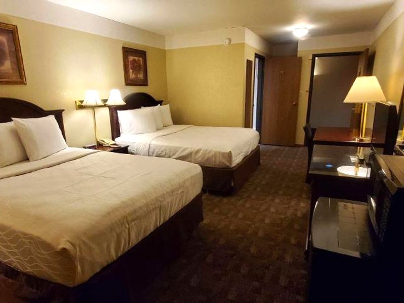 Americas Best Value Inn Chippewa Fallsの写真