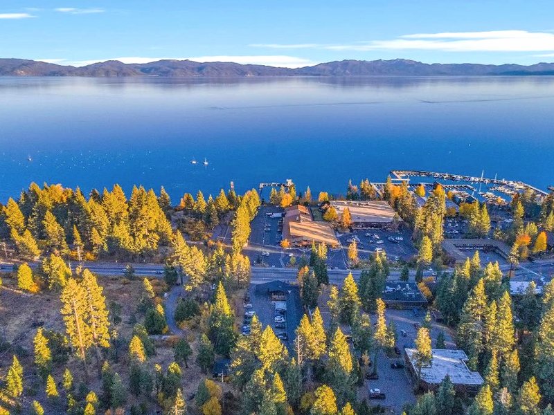 Basecamp Tahoe Cityの写真