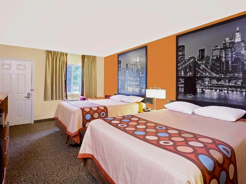 スーパー 8 バイ ウインダム シロアム スプリングス (Super 8 By Wyndham Siloam Springs)の写真