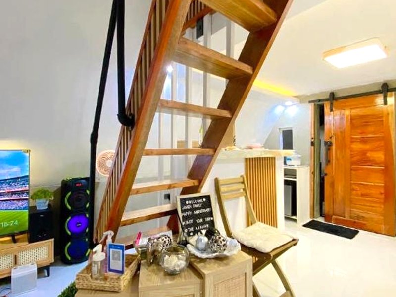 The Anahaw Cabinの写真