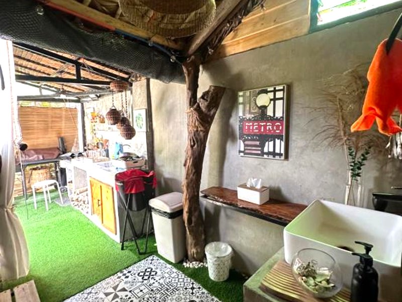 The Anahaw Cabinの写真