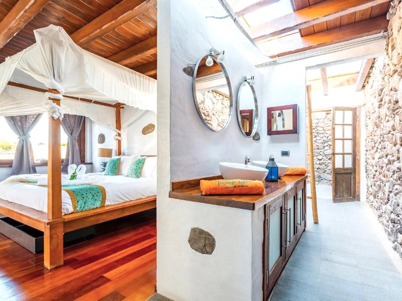 Finca De Arrieta Village - Yurts and Stone Cottages - Shared Pool - Walking distance to Arrieta Beacの写真