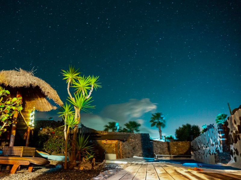 Finca De Arrieta Village - Yurts and Stone Cottages - Shared Pool - Walking distance to Arrieta Beacの写真