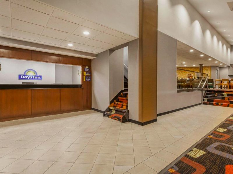 デイズ イン バイ ウィンダム ウッドベリ ロング アイランド (Days Inn by Wyndham Woodbury Long Island)の写真