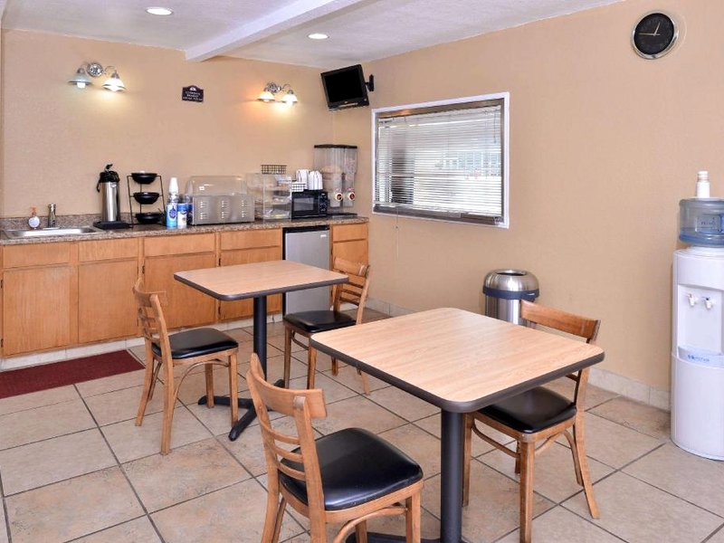 アメリカズ ベスト バリュー イン シューレンバーグ (Americas Best Value Inn Schulenburg)の写真