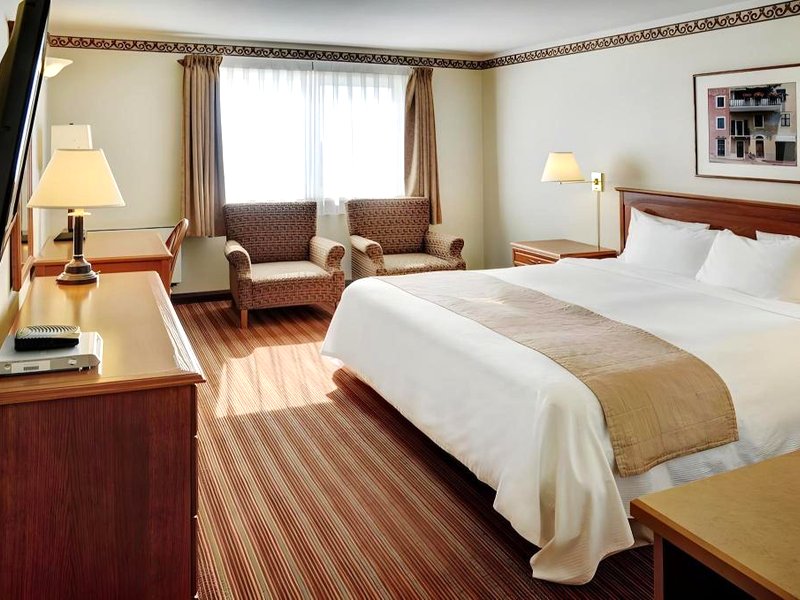 Lakeview Inns & Suites - Brandonの写真