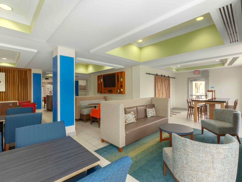 Holiday Inn Express Hotel & Suites Binghamton University-Vestal By IHGの写真