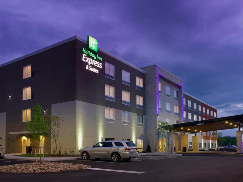 Holiday Inn Express & Suites Altoona By IHGの写真