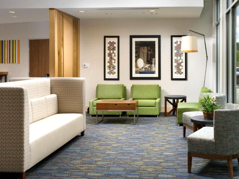 Holiday Inn Express & Suites Altoona By IHGの写真