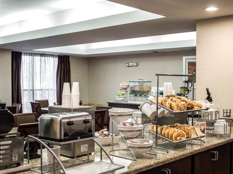 Quality Inn Dayton North - Vandaliaの写真