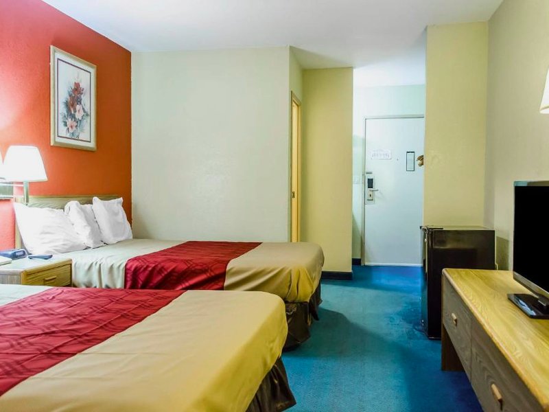 リードウェイ イン ワームリースバーグ ハリスバーグ (Rodeway Inn Wormleysburg - Harrisburg)の写真