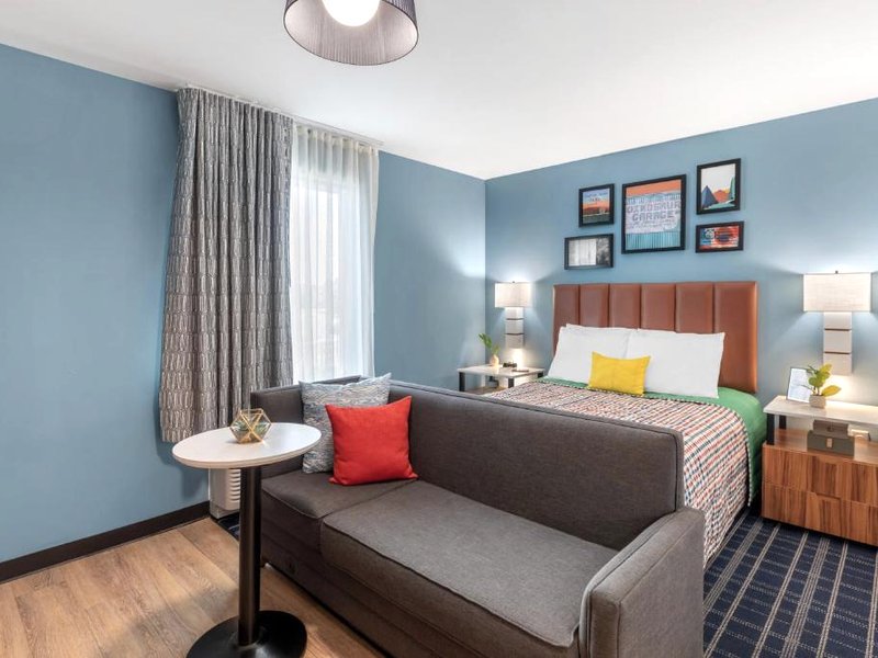 Uptown Suites Extended Stay Miami FL – Homesteadの写真