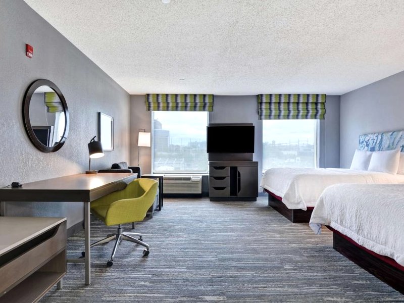 Hampton Inn & Suites Newark-Harrison-Riverwalkの写真