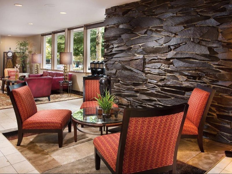 レッド ライオン イン アンド スイーツ オリンピア ガバナー ホテル (Red Lion Inn and Suites Olympia Governor Hotel)の写真