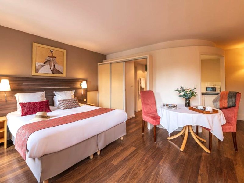 HOTEL CERISE - LES SOURCES Luxeuil-les-Bainsの写真