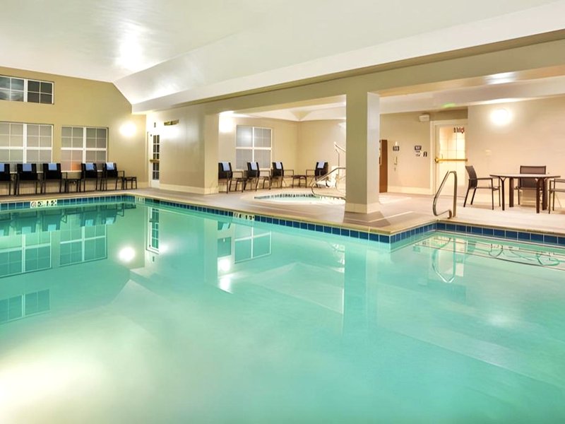 Holiday Inn Express & Suites Denver West - Golden By IHGの写真