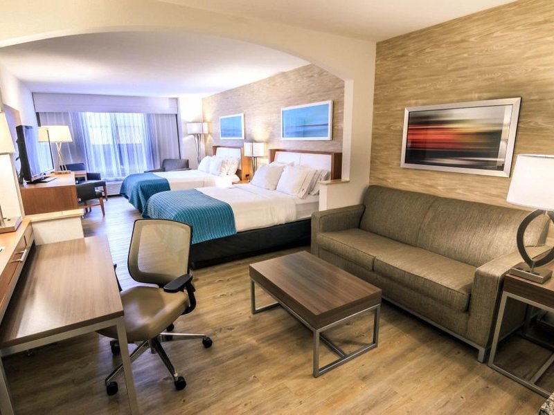 Holiday Inn Express Hotel & Suites Farmington By IHGの写真