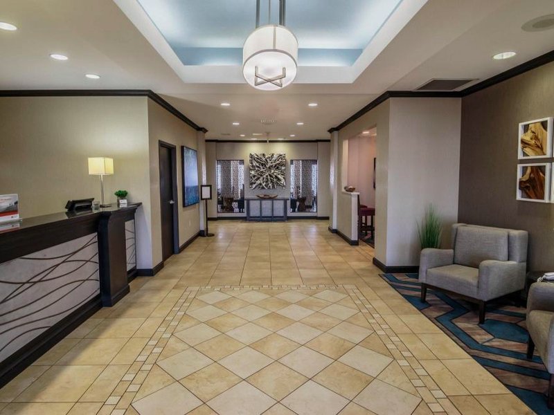 Holiday Inn Express Hotel & Suites Farmington By IHGの写真