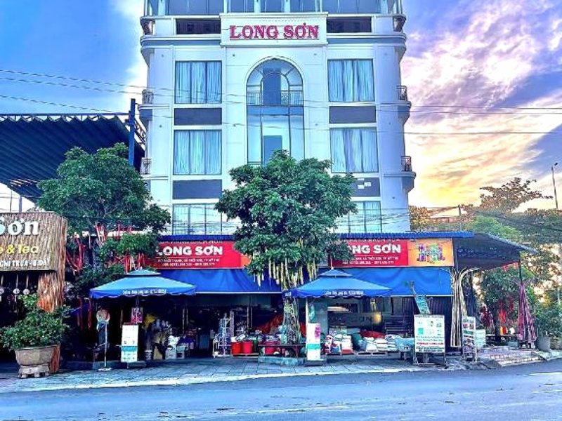 LONG SƠN HOTELの写真