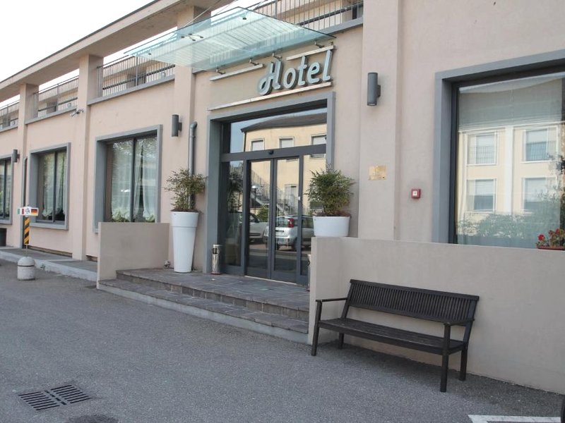 MHホテルピアチェンツァフィエラ (MH Hotel Piacenza Fiera)の写真