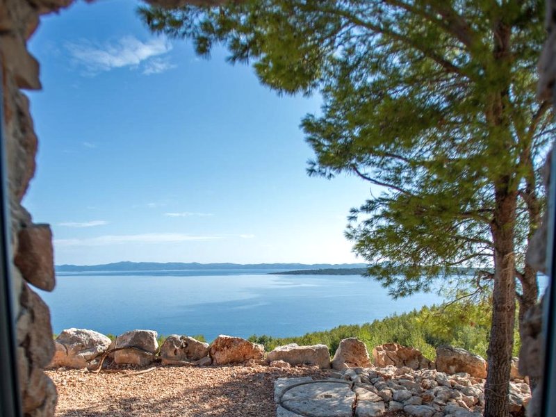 Sea view Eco house with private pool, 250m to beach - Falcon View Hvarの写真