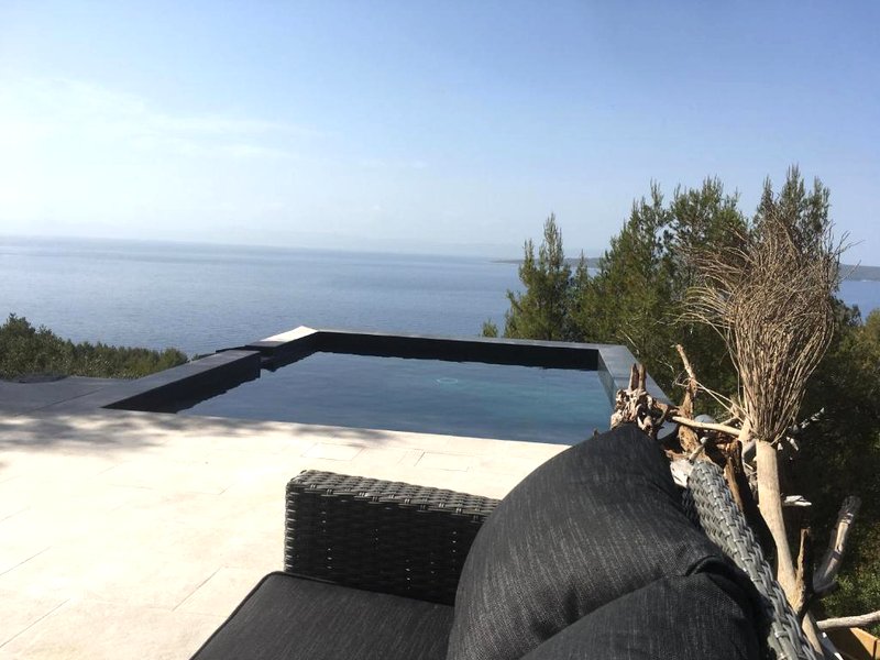 Sea view Eco house with private pool, 250m to beach - Falcon View Hvarの写真