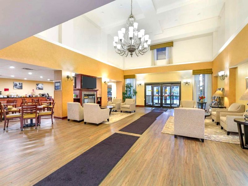ベストウェスタン プラス ビクター イン アンド スイーツ (Best Western Plus Victor Inn and Suites)の写真