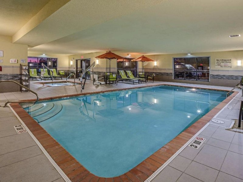 Hampton Inn & Suites Elyriaの写真