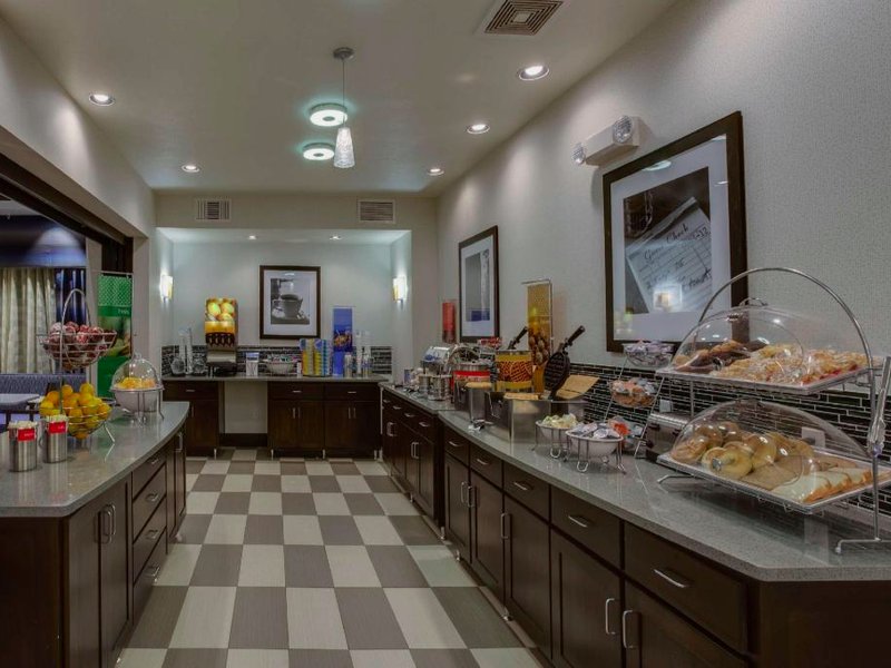 Hampton Inn & Suites Elyriaの写真