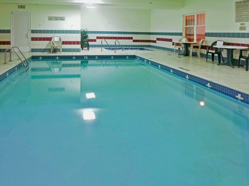 カントリー イン&スイーツ バイ ラディソン バーチ ラン フランケンムース MI (Country Inn & Suites by Radisson, Birch Run-Frankenmuth, MI)の写真