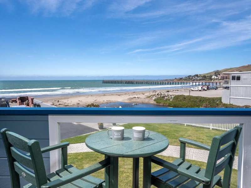 Shoreline Inn...on the beachの写真