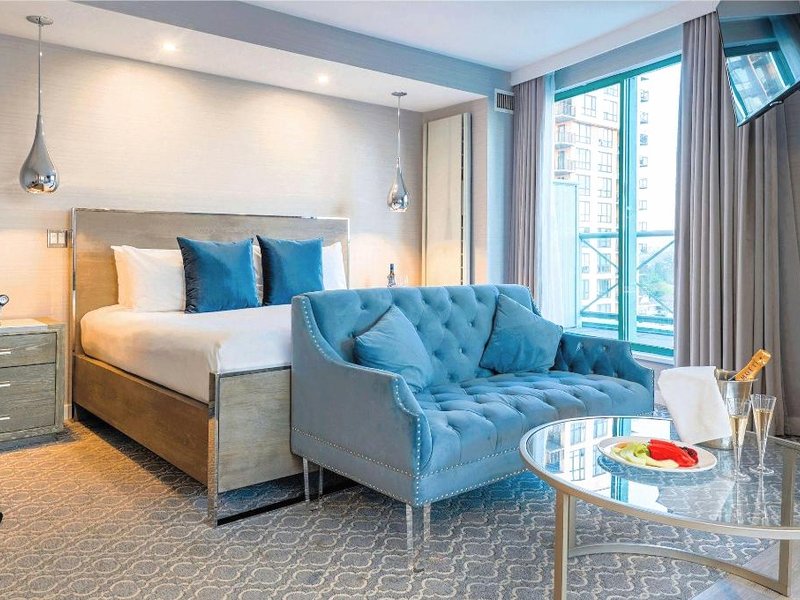 エグゼクティブ プラザ ホテル コキットラム (Executive Plaza Hotel, Coquitlam)の写真