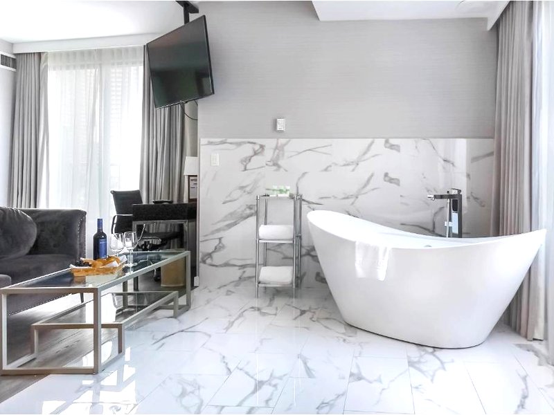 エグゼクティブ プラザ ホテル コキットラム (Executive Plaza Hotel, Coquitlam)の写真