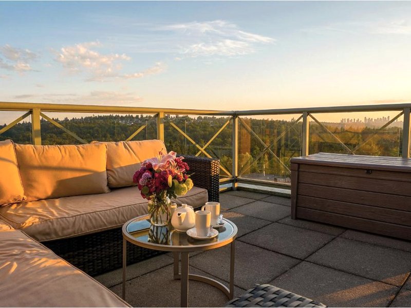 エグゼクティブ プラザ ホテル コキットラム (Executive Plaza Hotel, Coquitlam)の写真