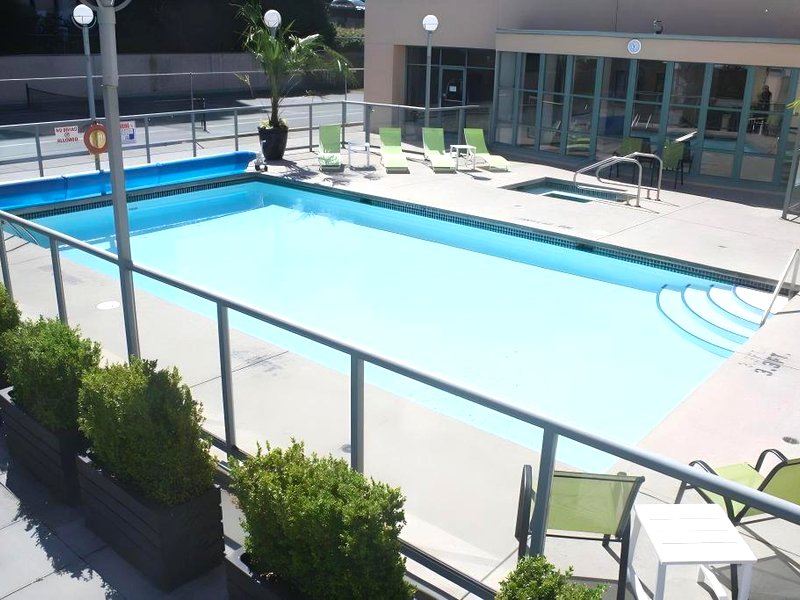 エグゼクティブ プラザ ホテル コキットラム (Executive Plaza Hotel, Coquitlam)の写真