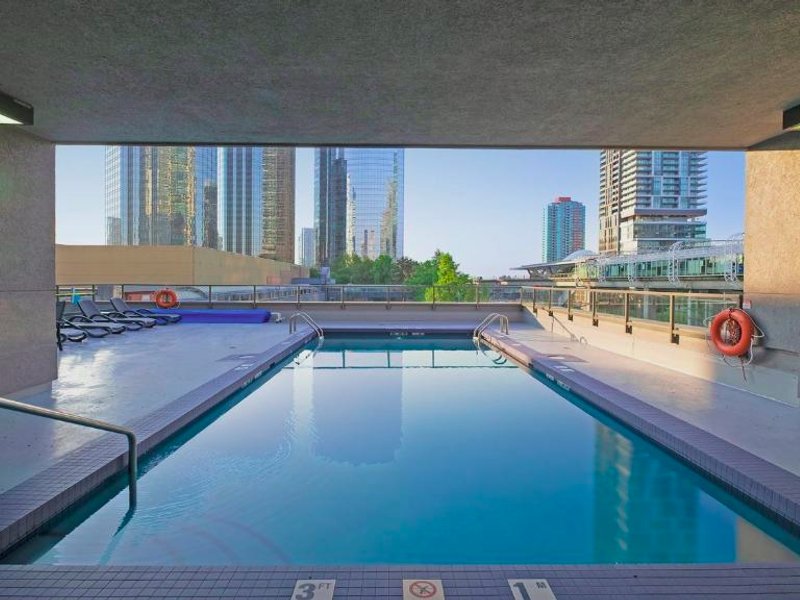 ホリデイ イン エクスプレス バンクーバー メトロタウン（バーナビー） バイ IHG (Holiday Inn Express Vancouver-Metrotown (Burnaby) By IHG)の写真