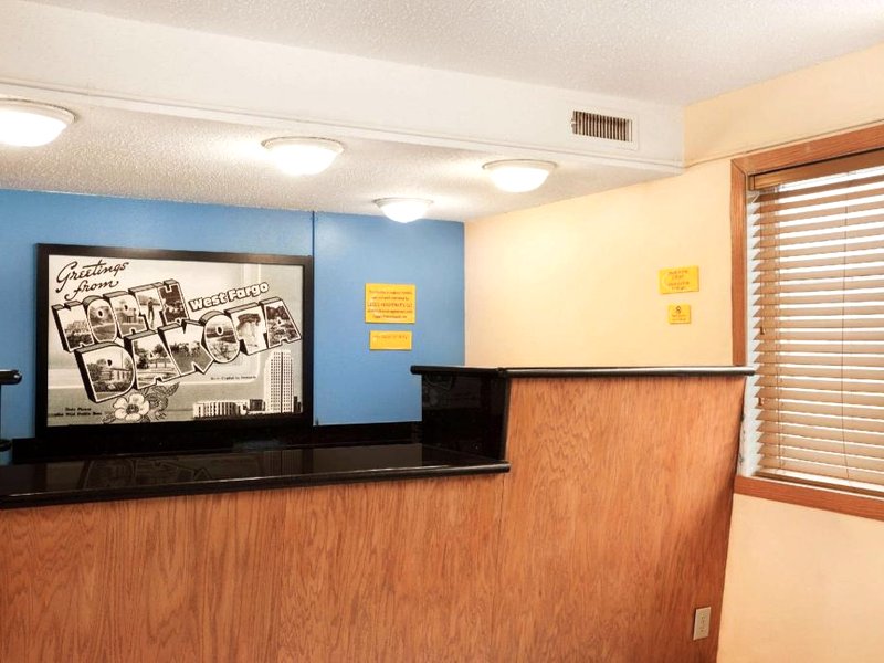 スーパー 8 バイ ウィンダム ウェスト ファーゴ メイン アベニュー ND (Super 8 by Wyndham West Fargo Main Ave ND)の写真