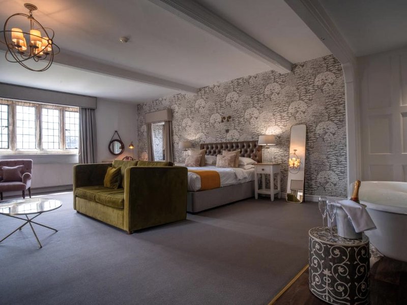 ストーンハウス コート ホテル (Stonehouse Court Hotel)の写真