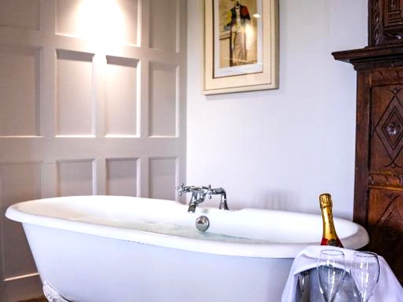 ストーンハウス コート ホテル (Stonehouse Court Hotel)の写真