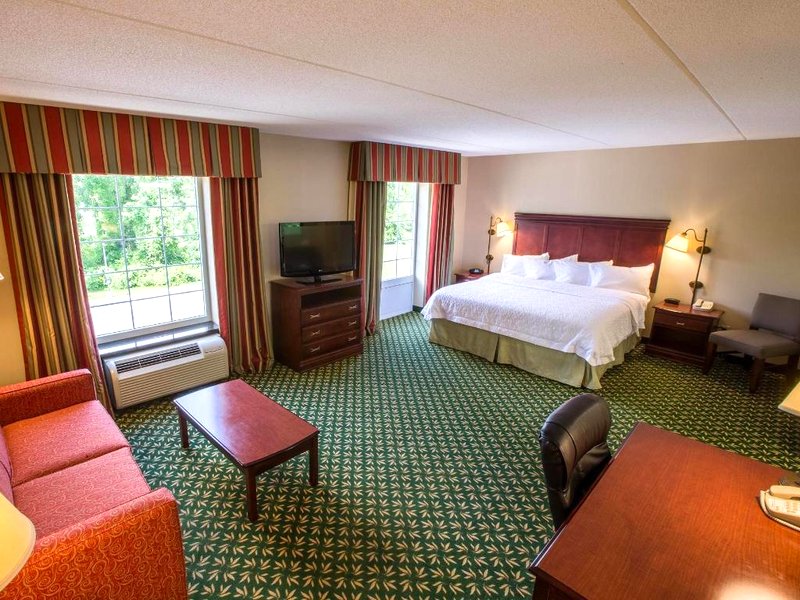 ハンプトン イン ＆ スイーツ バークシャーズ レノックス (Hampton Inn & Suites Berkshires-Lenox)の写真