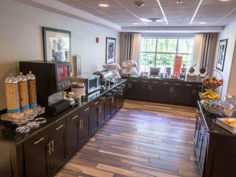 ハンプトン イン ＆ スイーツ バークシャーズ レノックス (Hampton Inn & Suites Berkshires-Lenox)の写真